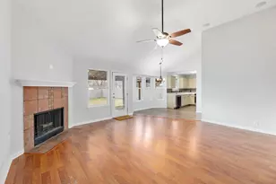 214 Crystal Knoll Blvd, Georgetown, TX 78626 - Photo 5