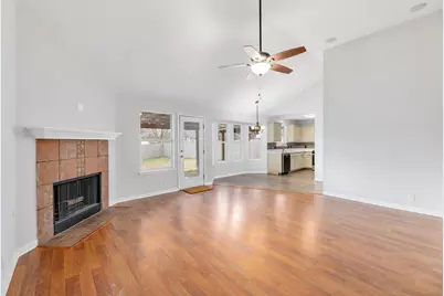 214 Crystal Knoll Boulevard, Georgetown, TX 78626 - Photo 5