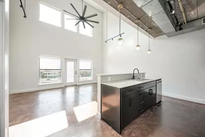 807 E 14th Street #305, Austin, TX 78702 - Photo 3