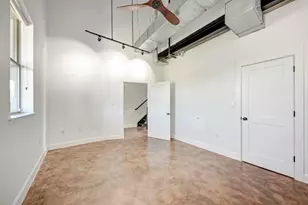 807 E 14th St, Austin, TX 78702 - Photo 29