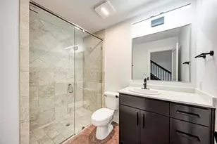 807 E 14th St, Austin, TX 78702 - Photo 7