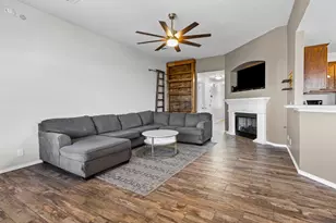 1318 Settlers Valley Dr, Pflugerville, TX 78660 - Photo 5
