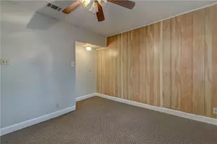 607 E 15th St, Georgetown, TX 78626 - Photo 23