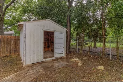 607 E 15th Street, Georgetown, TX 78626 - Photo 27