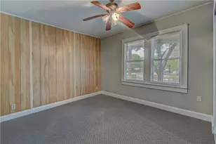 607 E 15th St, Georgetown, TX 78626 - Photo 21