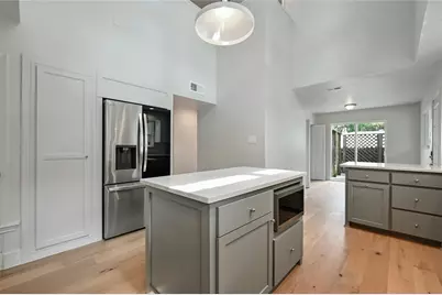 1305 Kenwood Avenue, Austin, TX 78704 - Photo 11