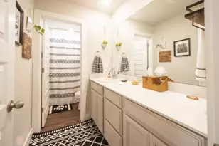 7401 Grand Linden Wy, Austin, TX 78744 - Photo 9