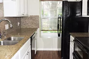6627 Valleyside Rd, Austin, TX 78731 - Photo 11