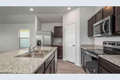 152 McNamara Court, Jarrell, TX 76537 - Photo 5