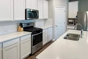 897 Lone Peak Wy, Dripping Springs, TX 78620 - Photo 3