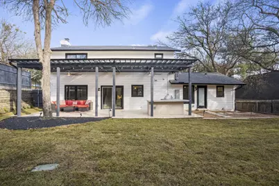 2001 Wychwood Drive, Austin, TX 78746 - Photo 15