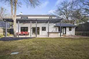 2001 Wychwood Dr, Austin, TX 78746 - Photo 15