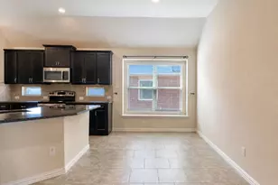 113 Plantain Dr, Hutto, TX 78634 - Photo 5