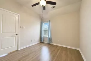 113 Plantain Dr, Hutto, TX 78634 - Photo 13