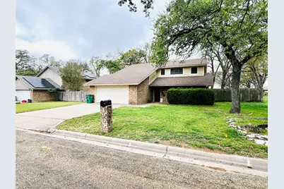 1904 N Hoover Avenue, Cameron, TX 76520 - Photo 1
