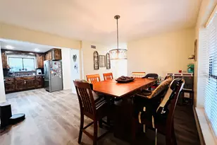 1904 N Hoover Ave, Cameron, TX 76520 - Photo 7