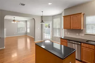 2633 Bolton St, Austin, TX 78748 - Photo 9
