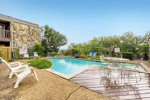 6903 Deatonhill Dr, Austin, TX 78745 - Photo 21