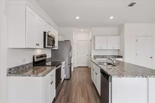 208 Night Riders Wy, Jarrell, TX 76537 - Photo 3