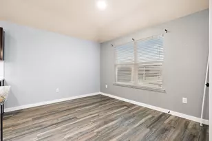 221 Camellia Dr, Hutto, TX 78634 - Photo 11