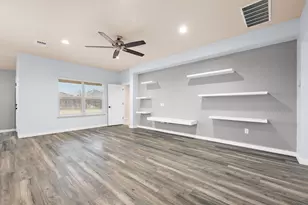 221 Camellia Dr, Hutto, TX 78634 - Photo 3