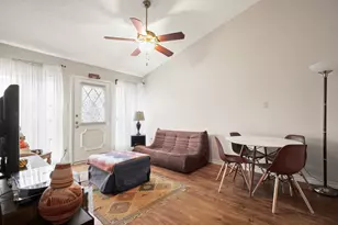 806 W 24th St, Austin, TX 78705 - Photo 5