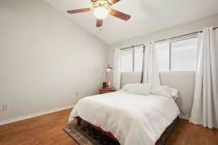 806 W 24th St, Austin, TX 78705 - Photo 13