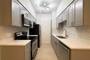 203 E 31st St, Austin, TX 78705 - Photo 11