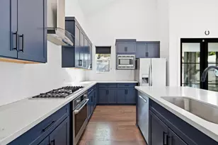 904 Catalpa St, Austin, TX 78702 - Photo 13