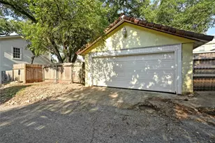 2829 San Gabriel St, Austin, TX 78705 - Photo 39