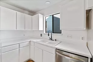 9826 Briar Ridge Dr, Austin, TX 78748 - Photo 9