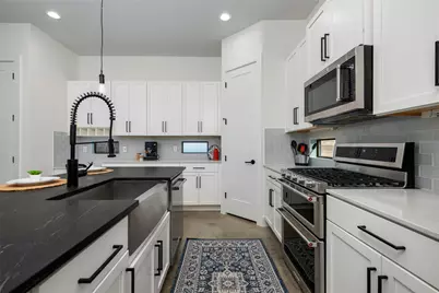 1615 Holly Street #1, Austin, TX 78702 - Photo 17