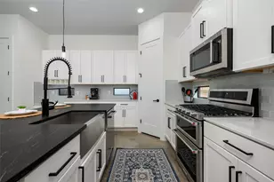 1615 Holly St, Austin, TX 78702 - Photo 17