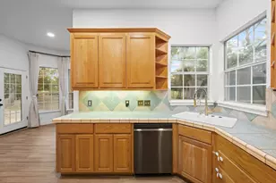 182 Elm Wood Dr, Elgin, TX 78621 - Photo 17