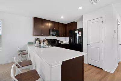 612 Marty Allen Loop, Jarrell, TX 76537 - Photo 5