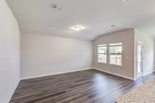 4905 Hazelnut Ln, Del Valle, TX 78617 - Photo 7