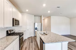4905 Hazelnut Ln, Del Valle, TX 78617 - Photo 13