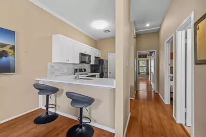 2802 Nueces Street #201, Austin, TX 78705 - Photo 9
