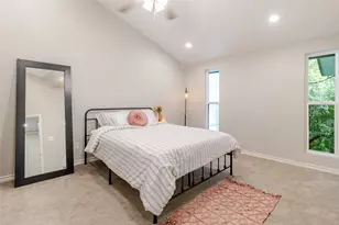 6915 10 Oaks Cir, Austin, TX 78744 - Photo 21