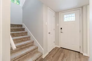 6915 10 Oaks Cir, Austin, TX 78744 - Photo 17