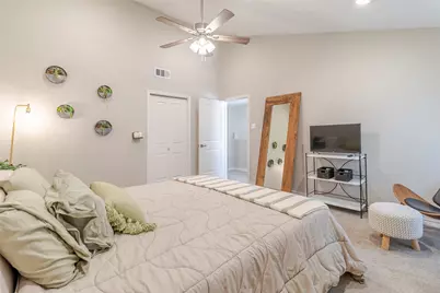 6915 Ten Oaks Circle, Austin, TX 78744 - Photo 19