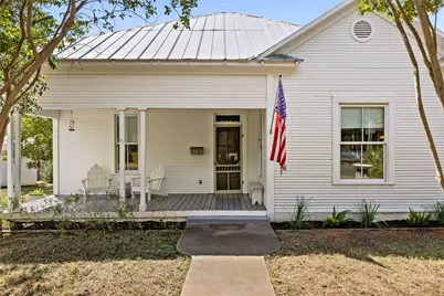 303 W College Street, Fredericksburg, TX 78624 - Photo 1