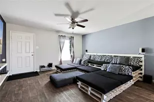 712 Cleary Ln, Jarrell, TX 76537 - Photo 3