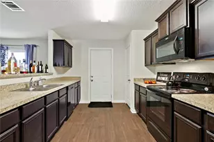 712 Cleary Ln, Jarrell, TX 76537 - Photo 11