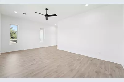 116 Mitchell Creek Drive, Horseshoe Bay, TX 78657 - Photo 25