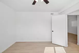 806 E 13th St, Georgetown, TX 78626 - Photo 37