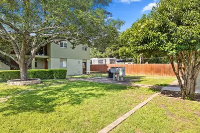 806 E 13th Street #105, Georgetown, TX 78626 - Photo 5