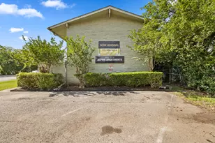 806 E 13th St, Georgetown, TX 78626 - Photo 5