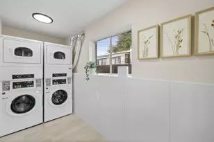 806 E 13th St, Georgetown, TX 78626 - Photo 9