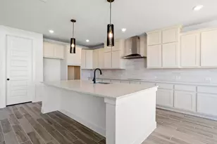 301 Sheepdog Dr, Liberty Hill, TX 78642 - Photo 9